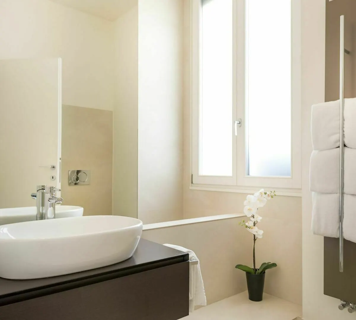Rentclass - Plutarco Milano 0*,  Italien